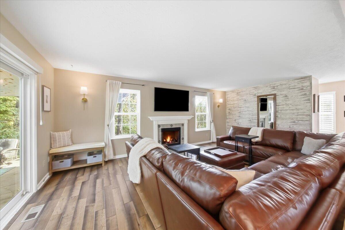 10001 Irish Way Property Photo 10