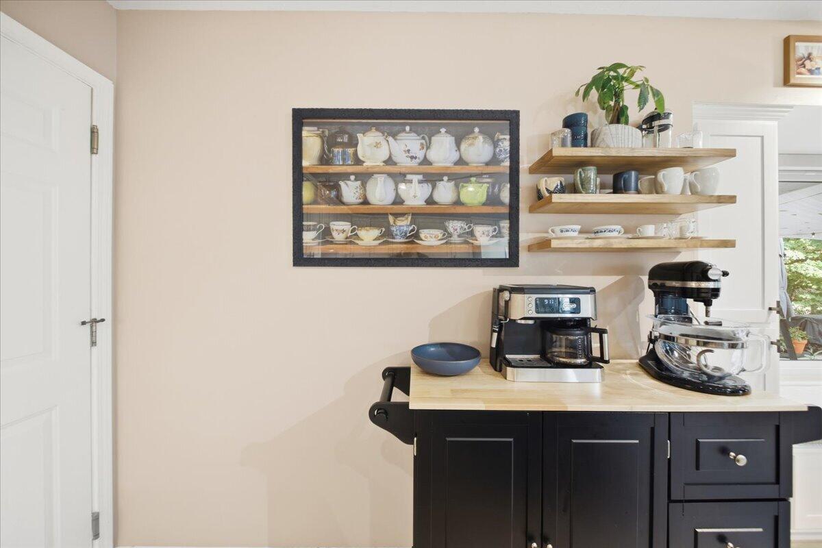 10001 Irish Way Property Photo 17