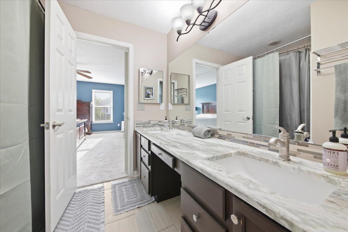10001 Irish Way Property Photo 23