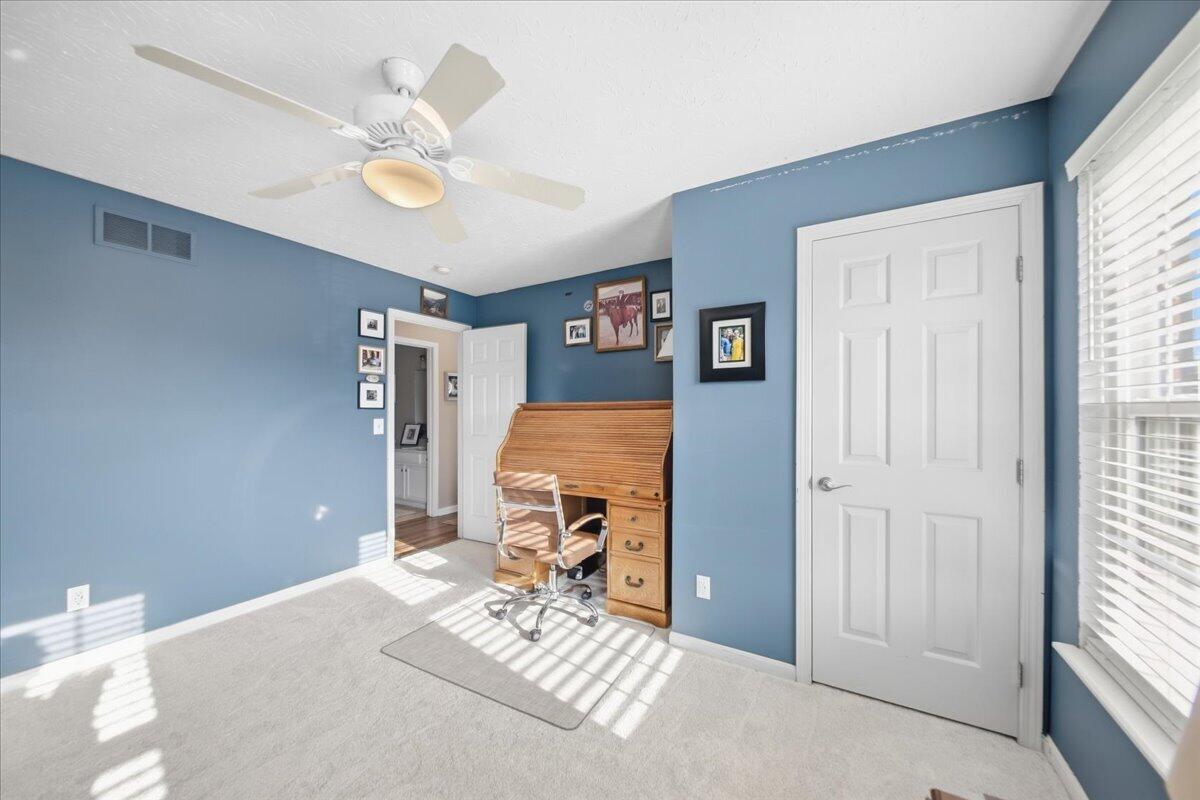 10001 Irish Way Property Photo 27