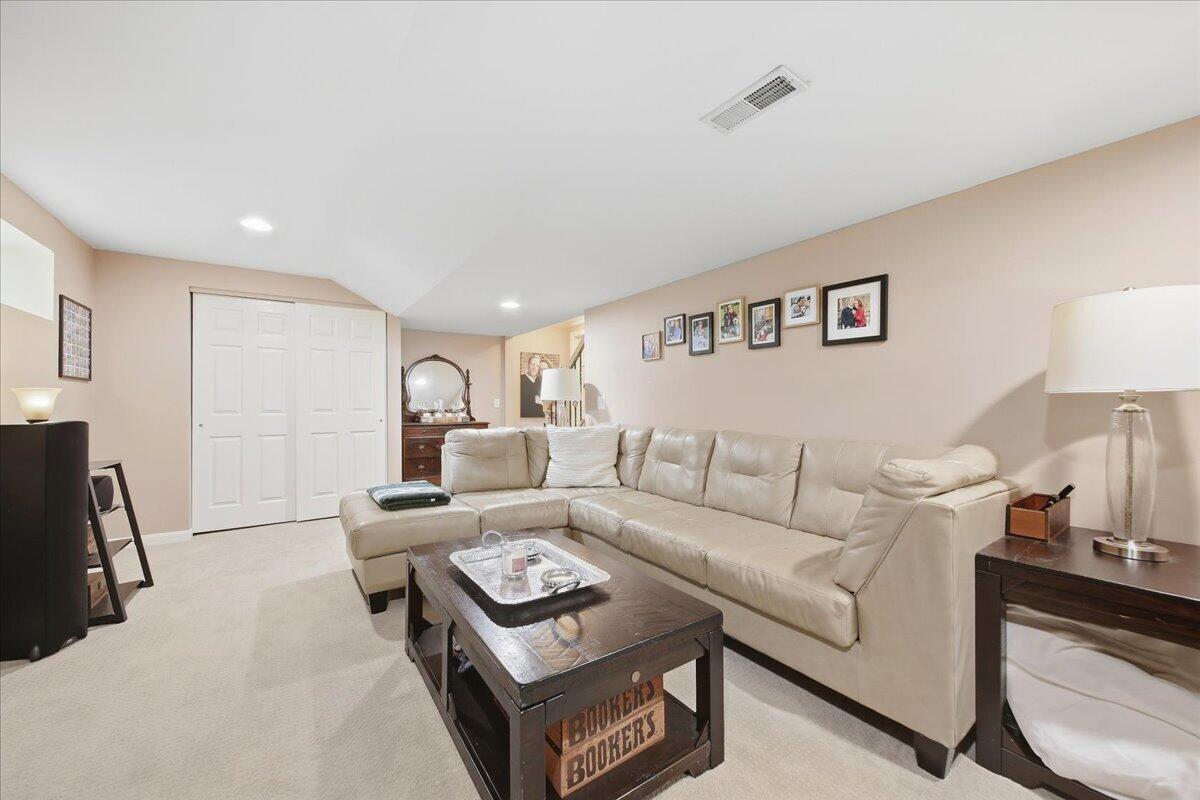 10001 Irish Way Property Photo 31