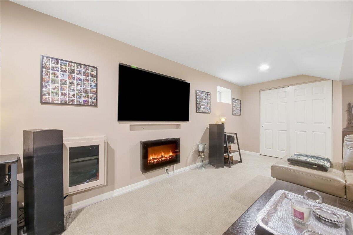 10001 Irish Way Property Photo 33