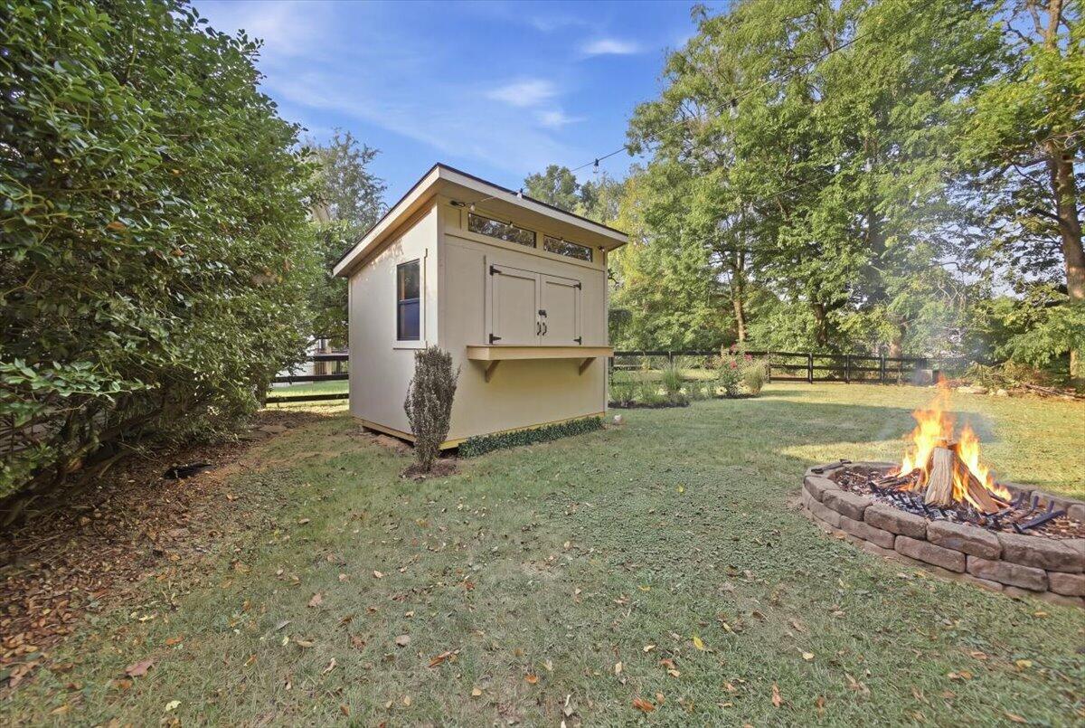 10001 Irish Way Property Photo 39