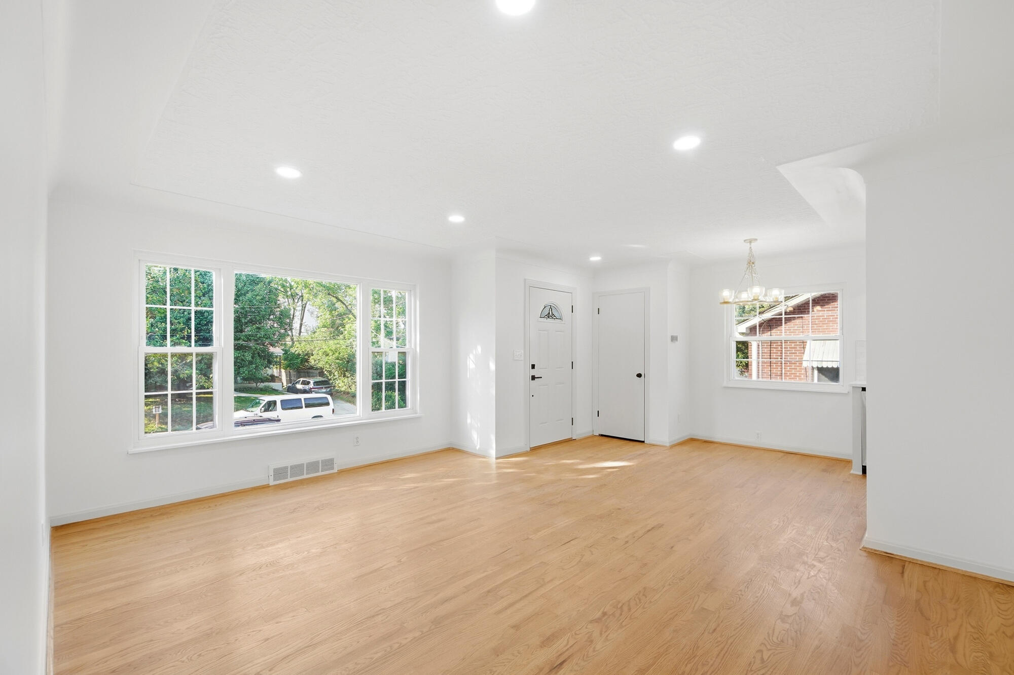 114 Garden Way Property Photo 4