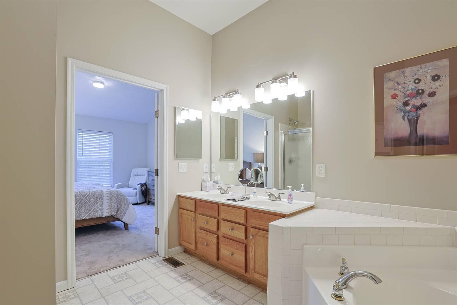 320 Shadow Ridge Drive Property Photo 19