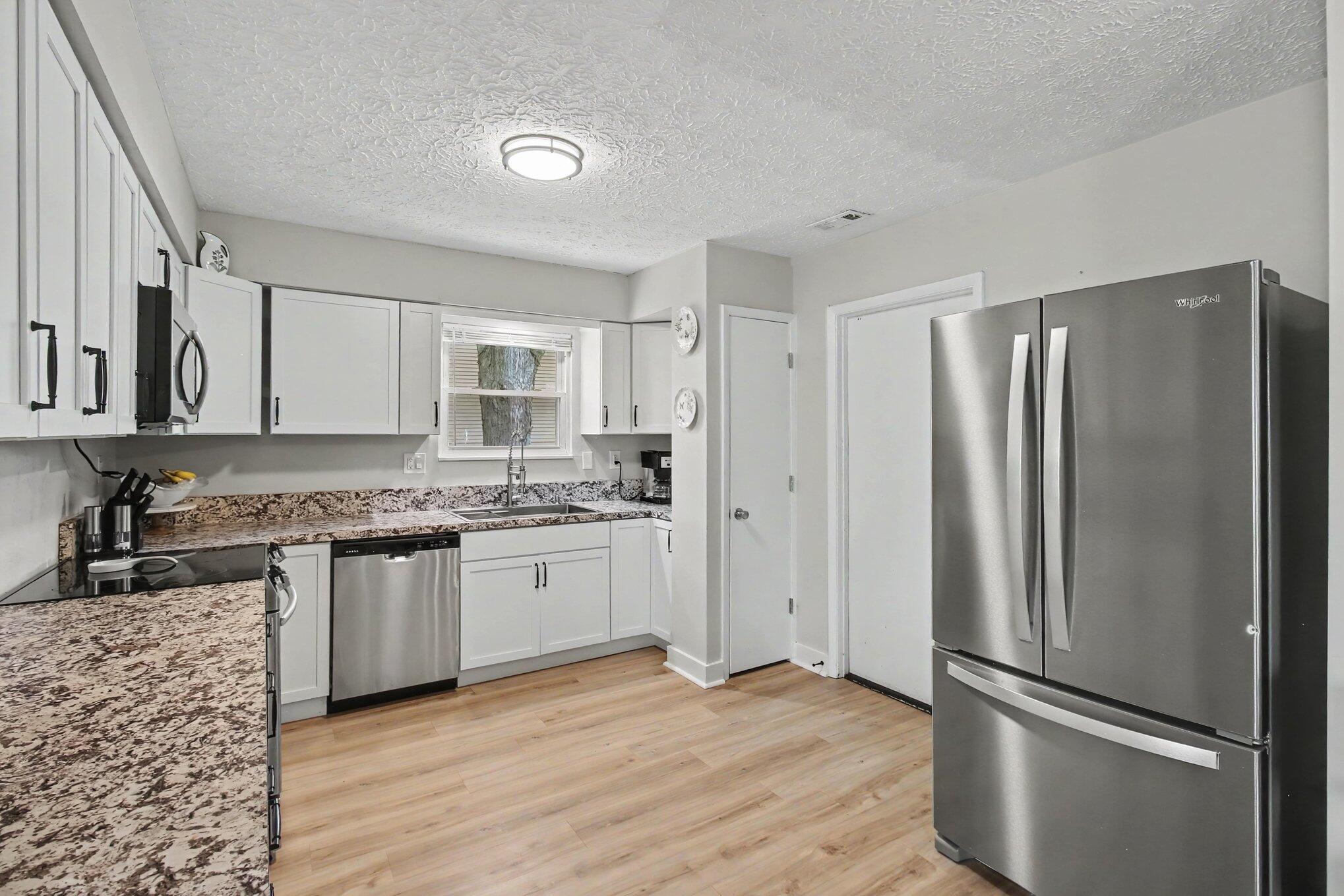 2616 Inez Court Property Photo 6