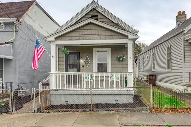 415 W 21st Street Property Photo 1