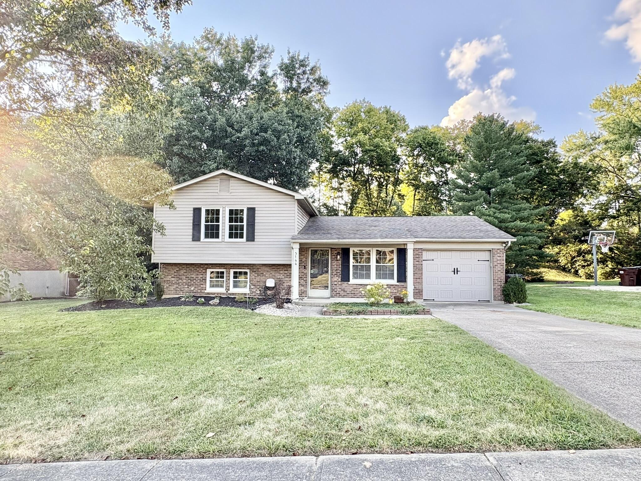 3144 Royal Windsor Drive