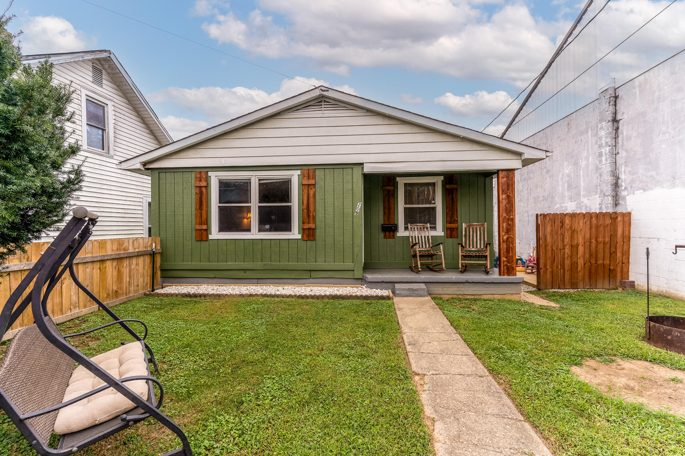 209 Montjoy Street Property Photo 1