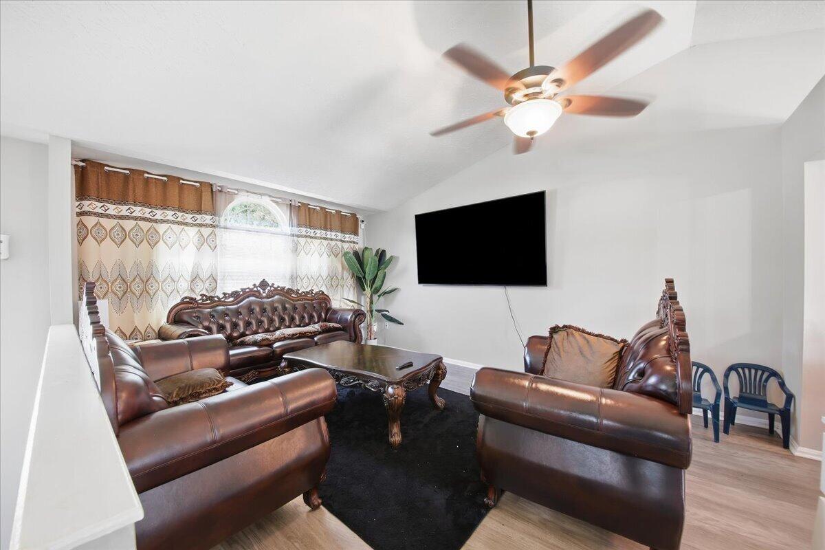 1837 Asbury Way Property Photo 9