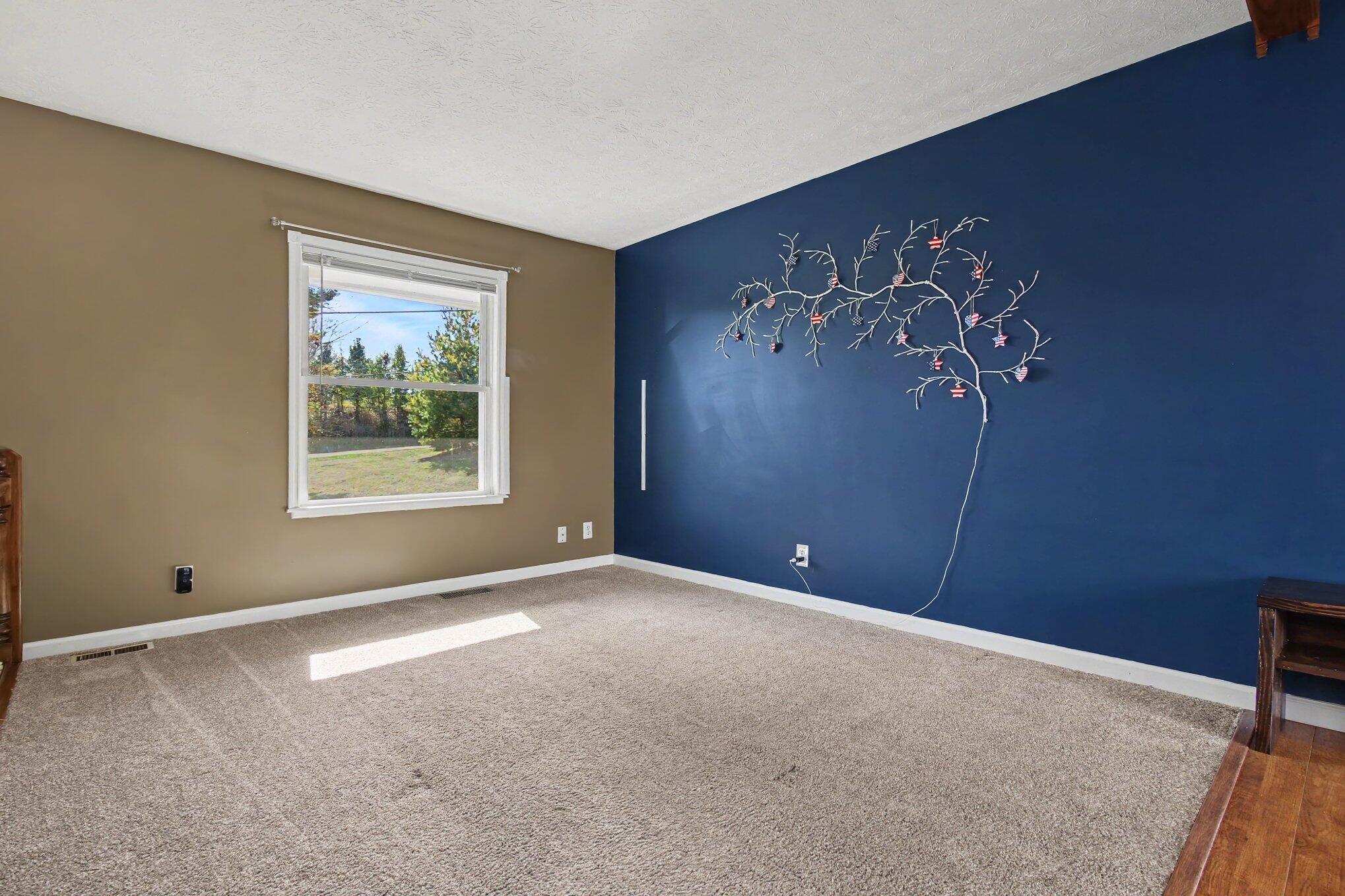 1721 Graves Road Property Photo 5