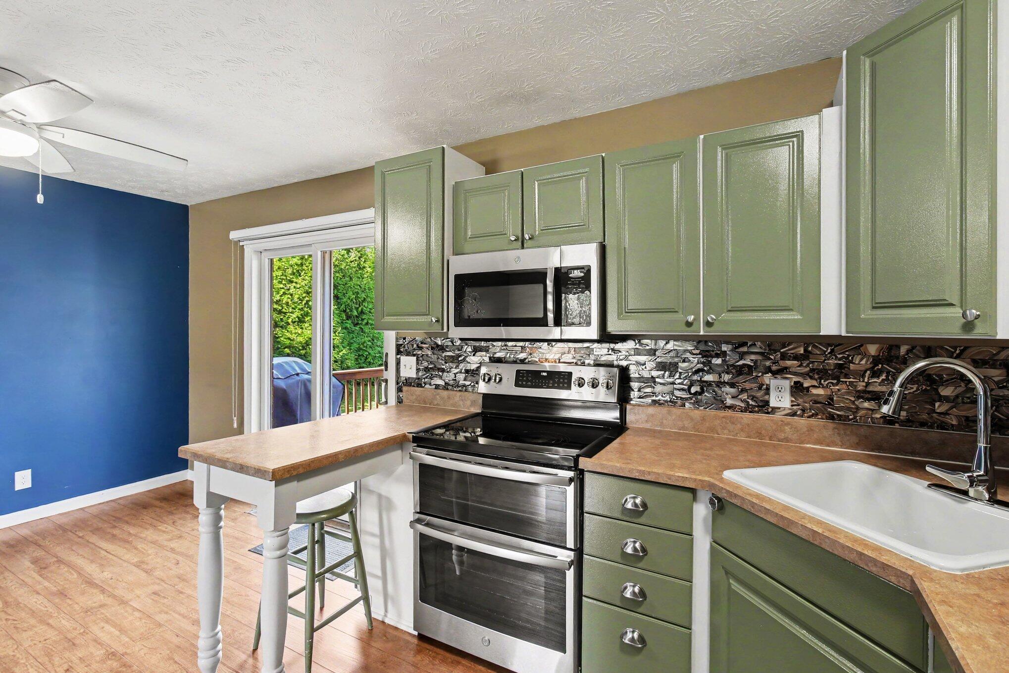 1721 Graves Road Property Photo 7