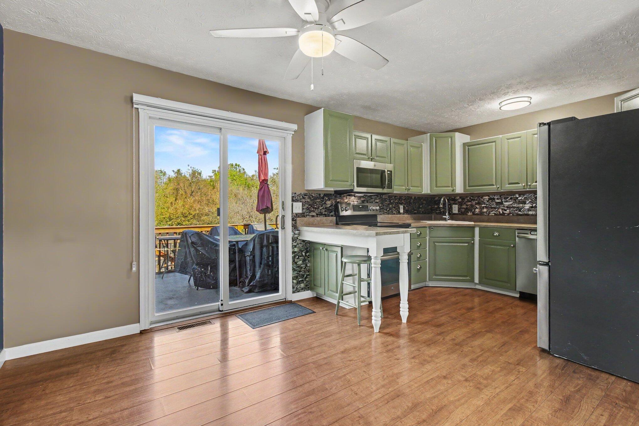 1721 Graves Road Property Photo 11
