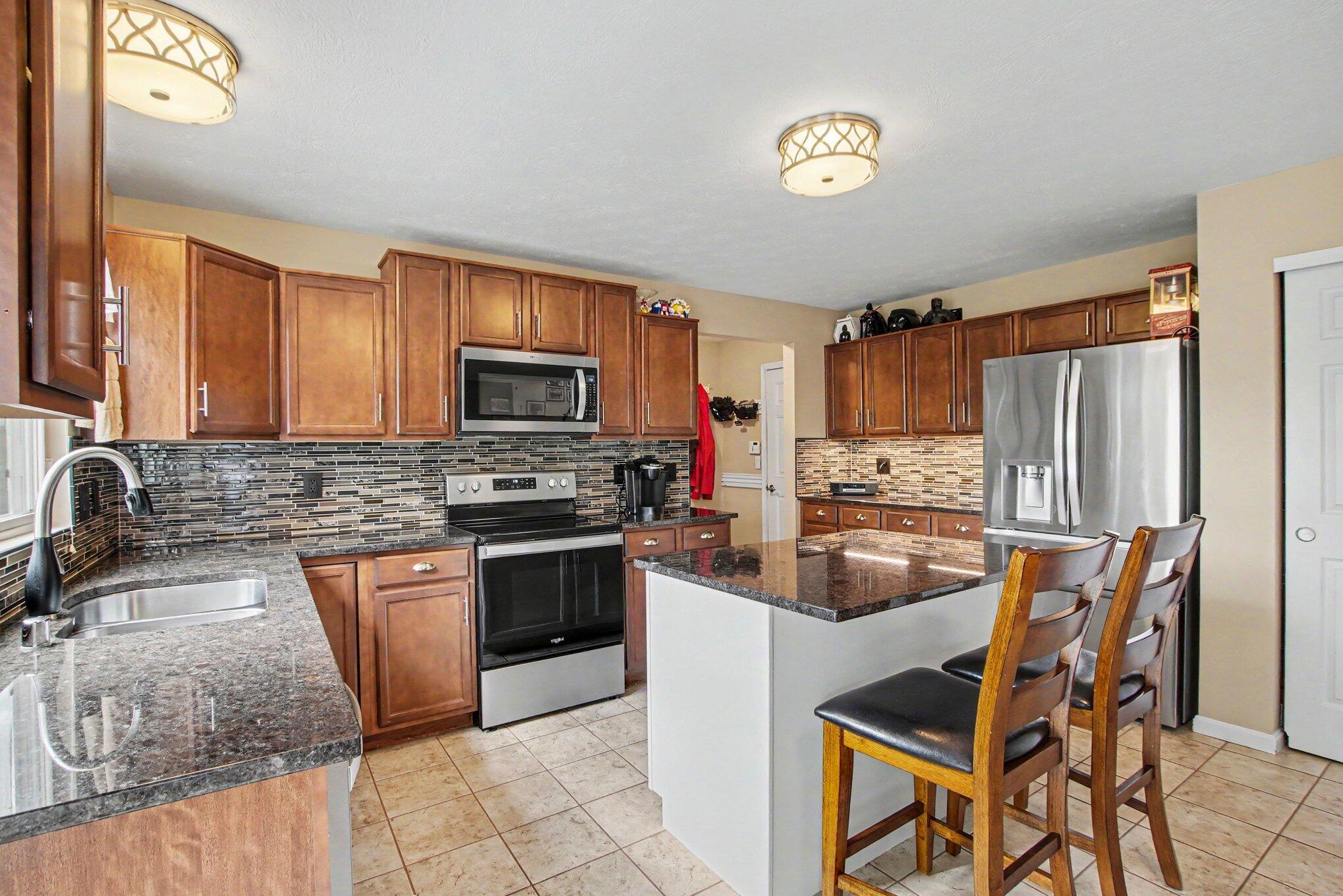 933 Hawkshead Lane Property Photo 10