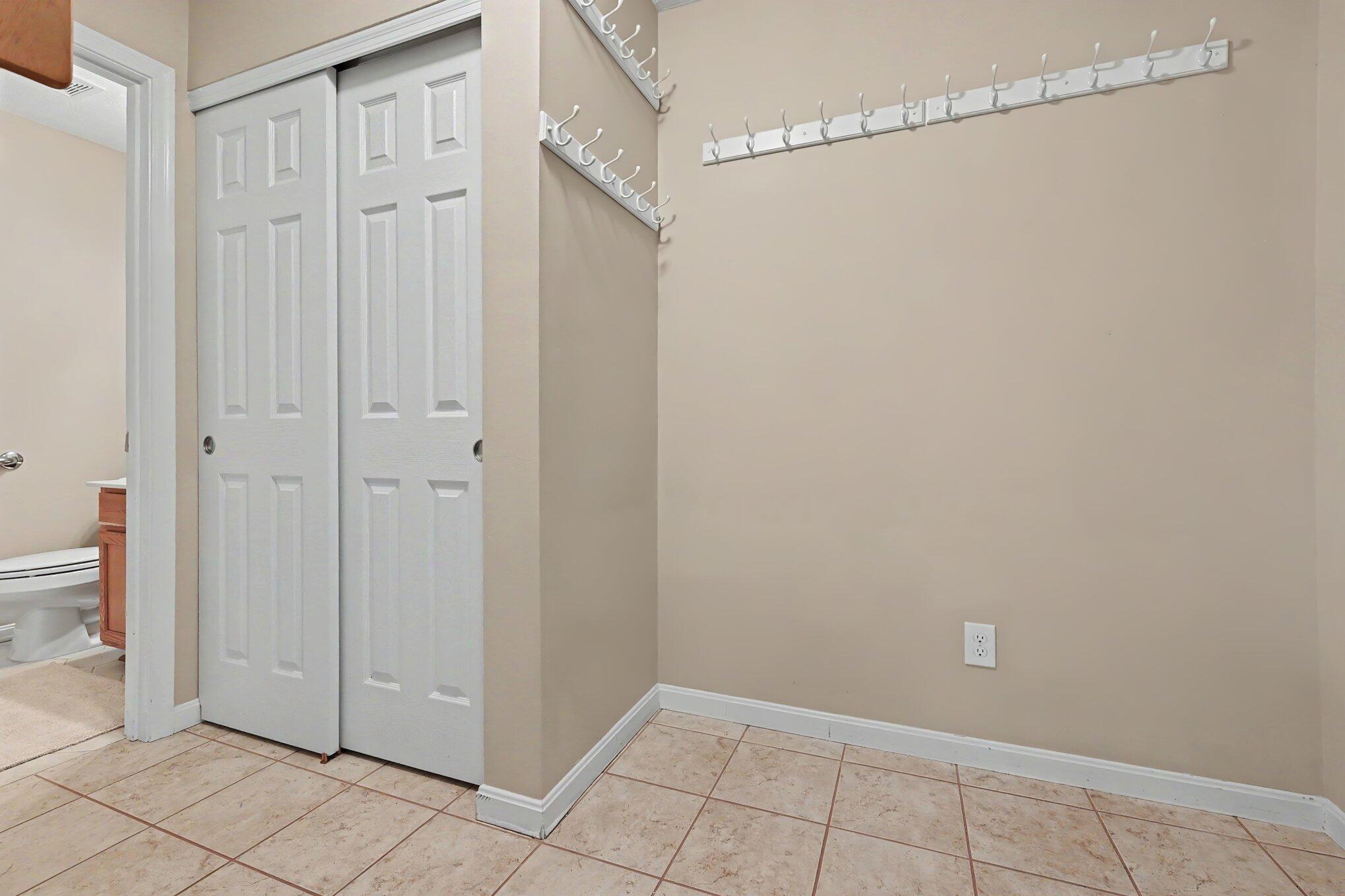 933 Hawkshead Lane Property Photo 11