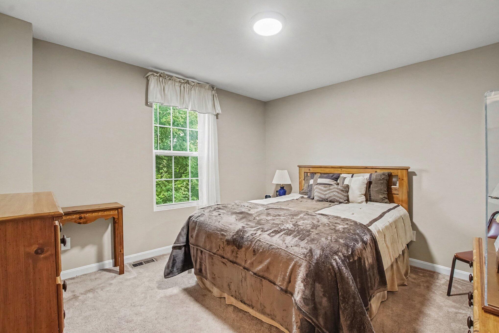 933 Hawkshead Lane Property Photo 16