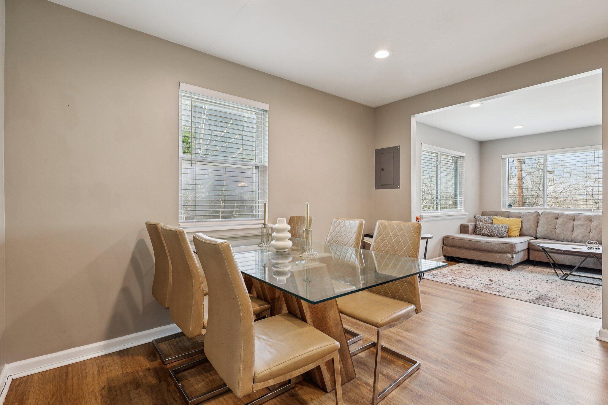 621 Edgecliff Street Property Photo 4