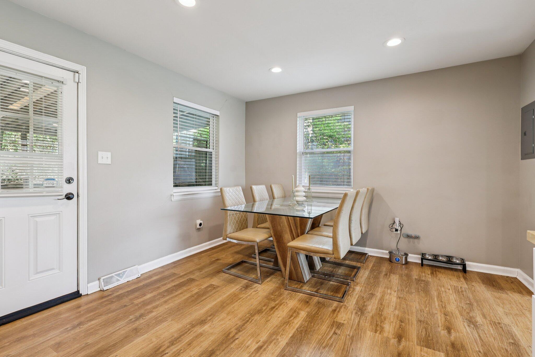 621 Edgecliff Street Property Photo 17
