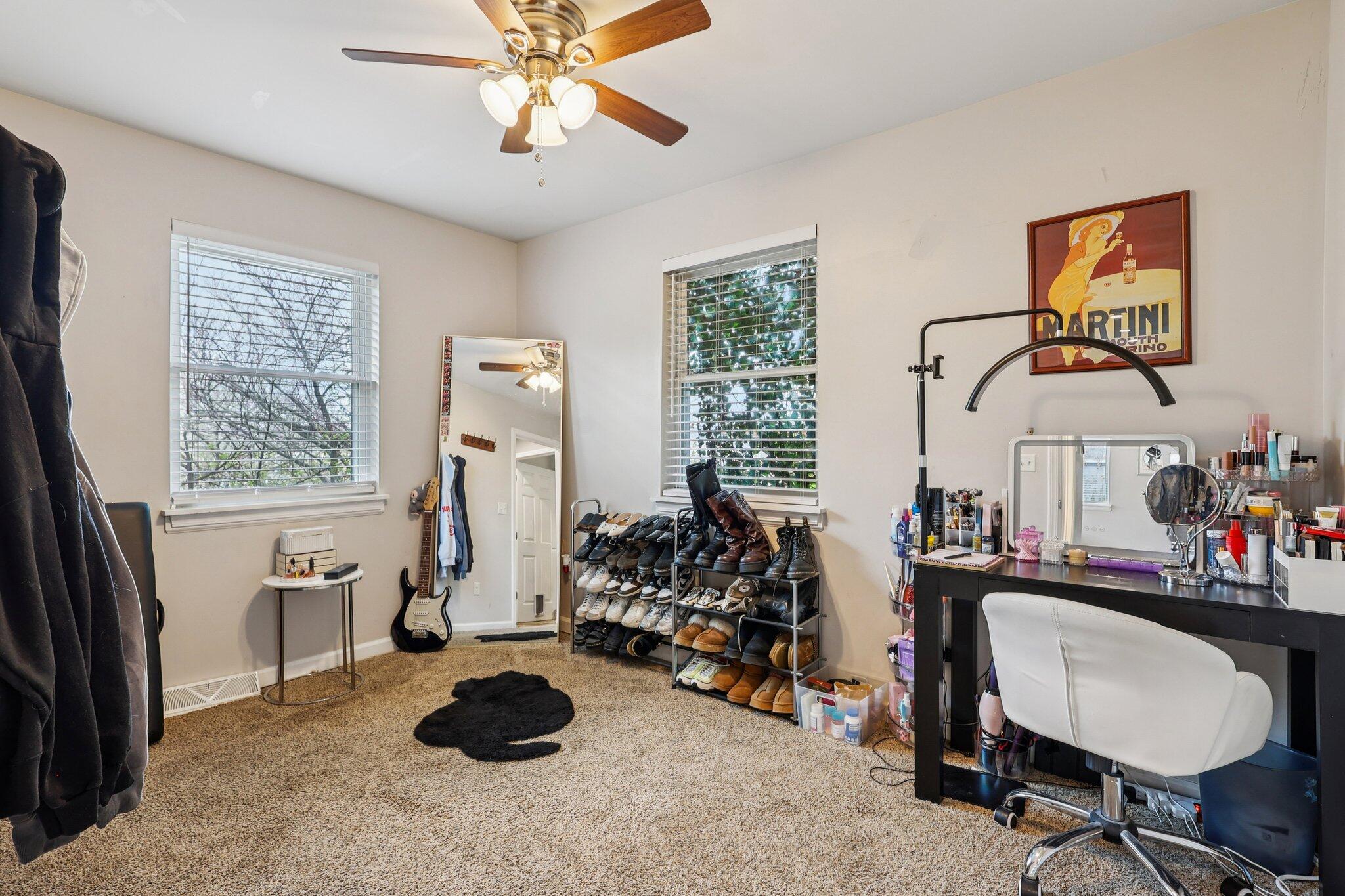 621 Edgecliff Street Property Photo 20