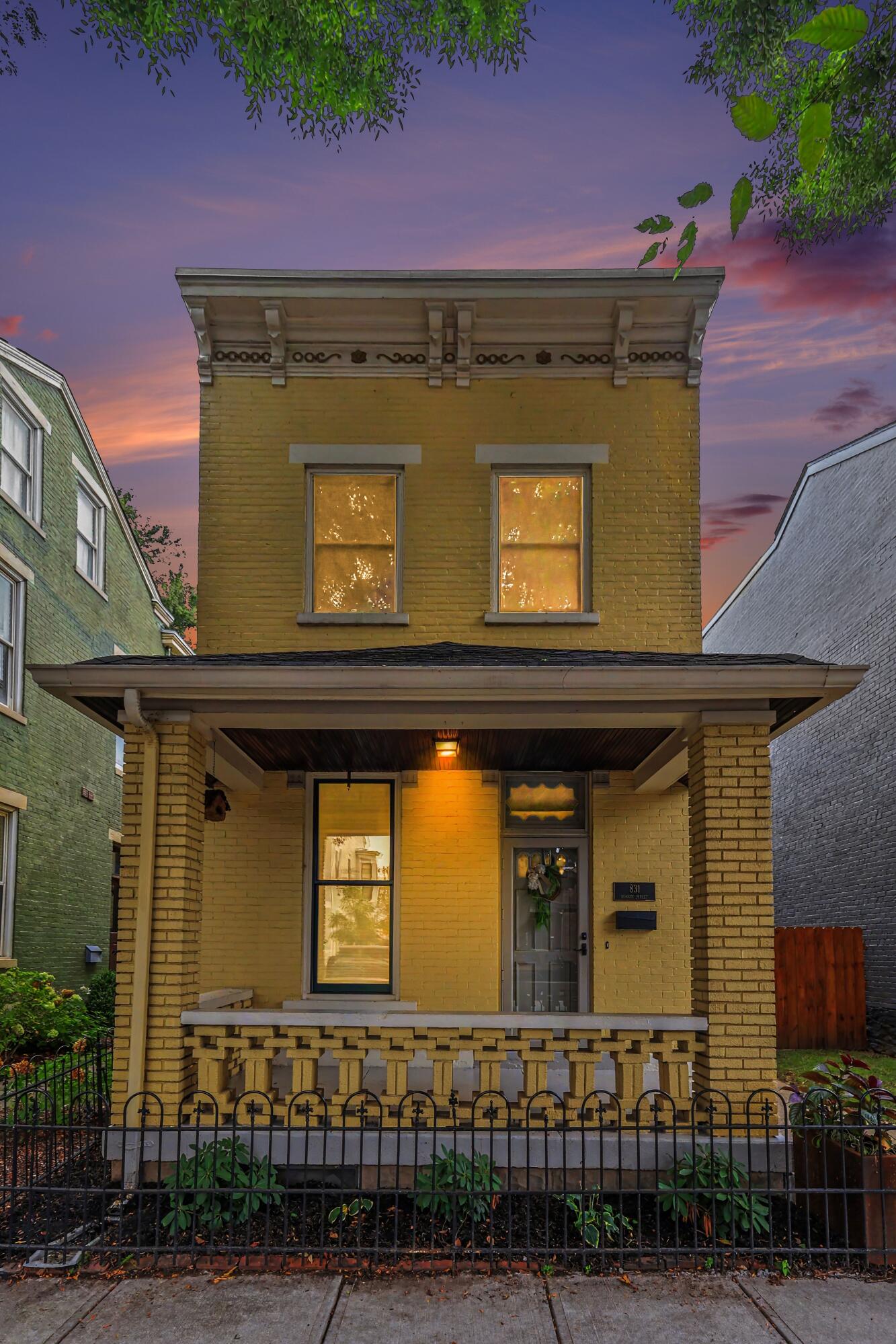 831 Monroe Street Property Photo 1