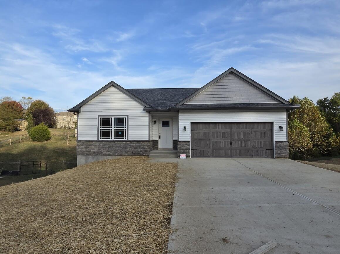 467 Eagle Creek Drive Property Photo 1