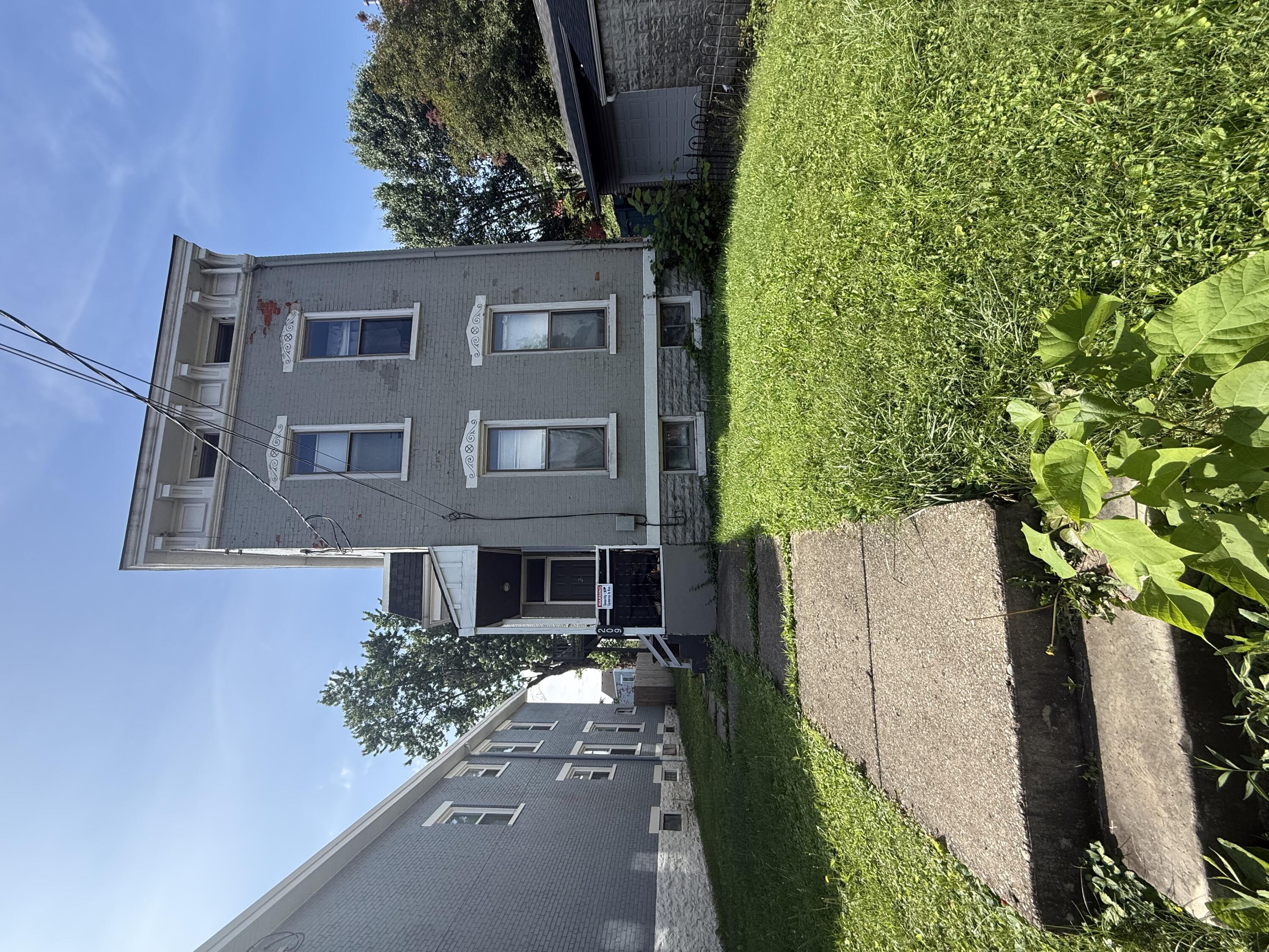 209 Byrd Street Property Photo 1