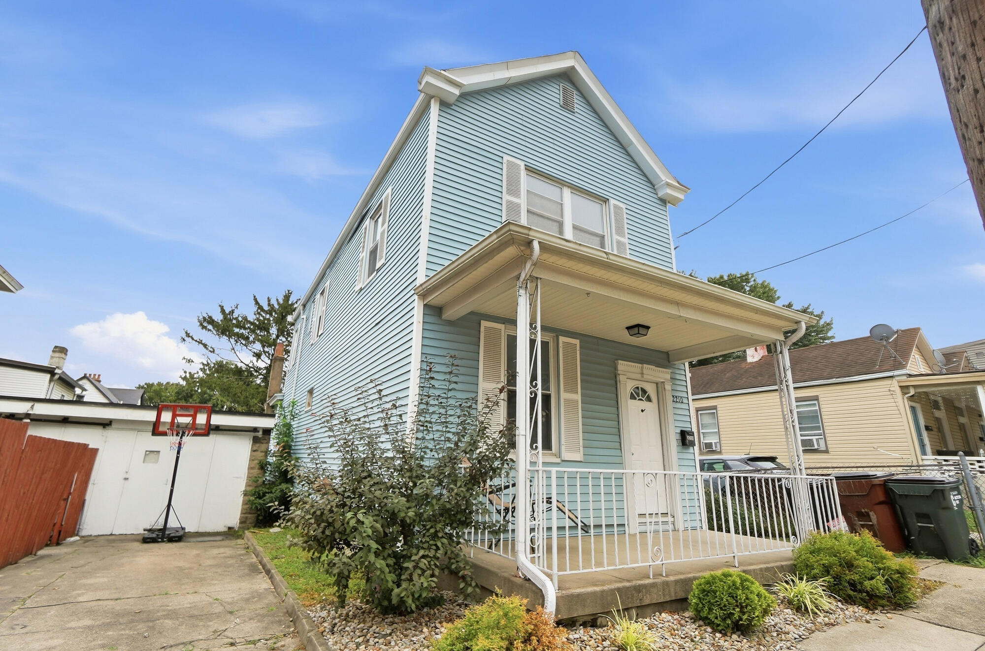2210 Busse Street Property Photo 2