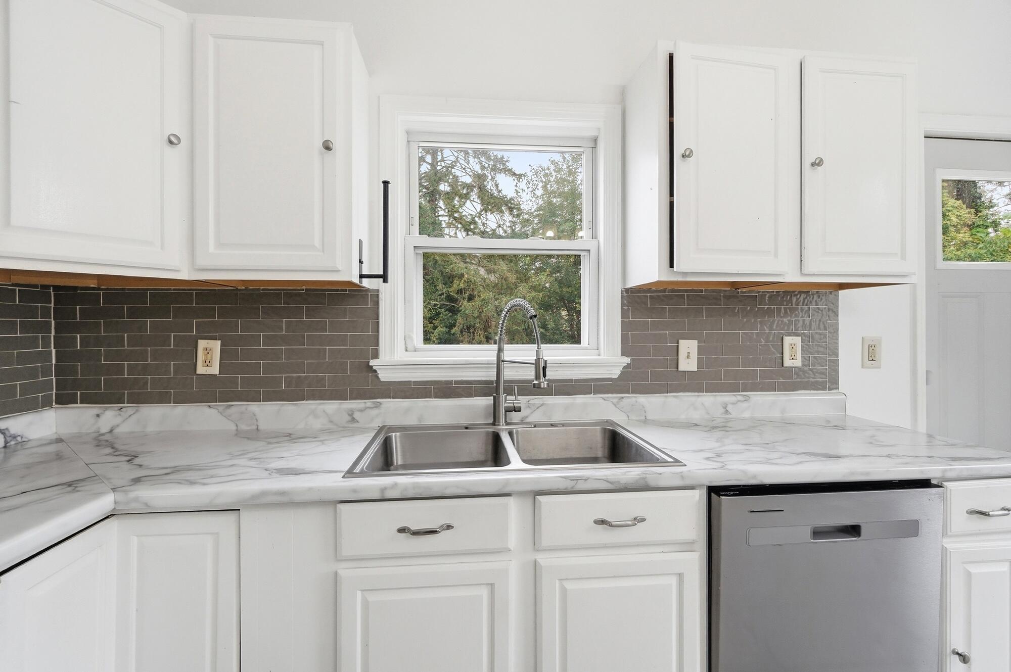 2210 Busse Street Property Photo 21