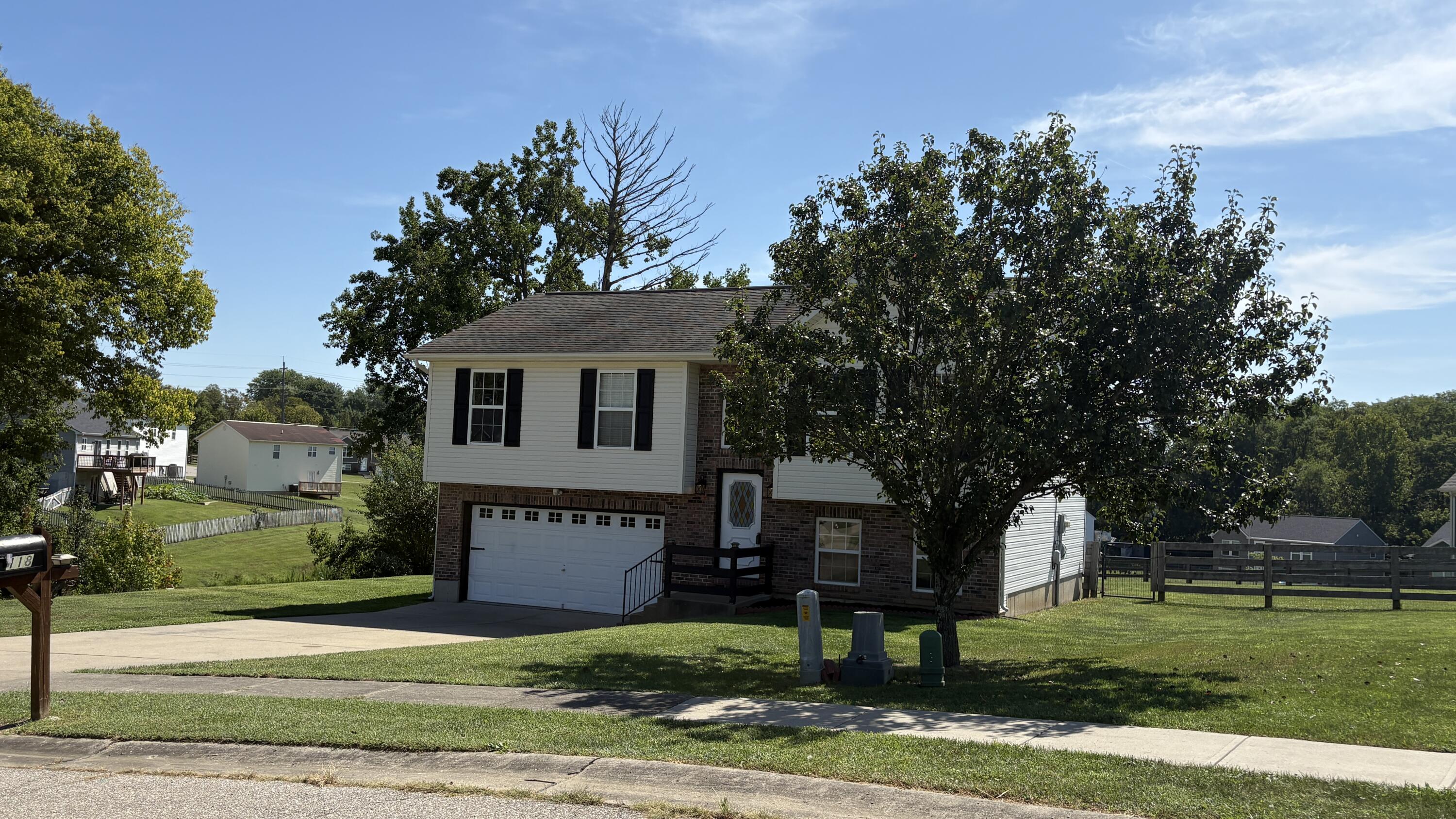 118 Summerfield Drive Property Photo 1