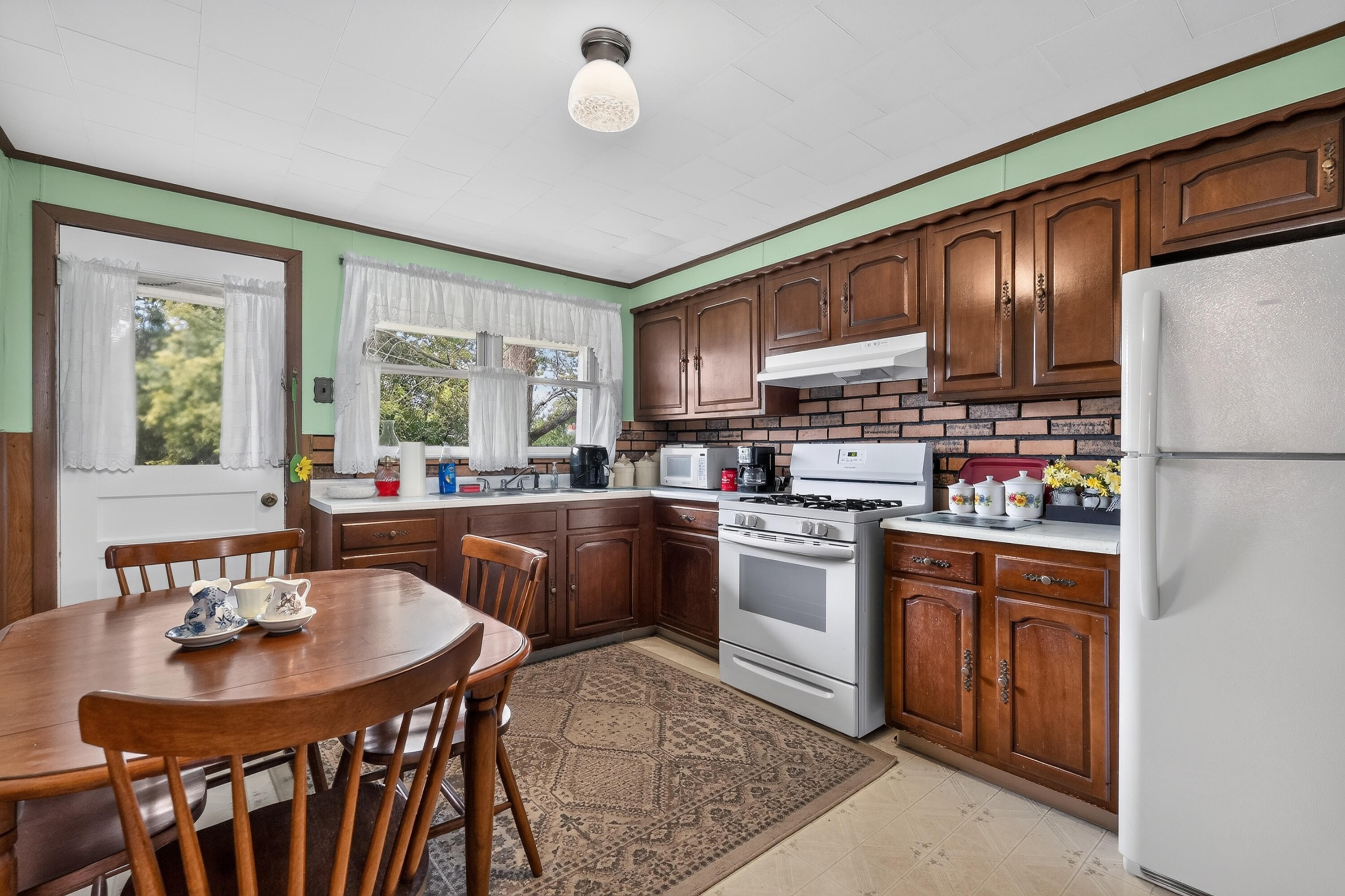 29 River Road Property Photo 14