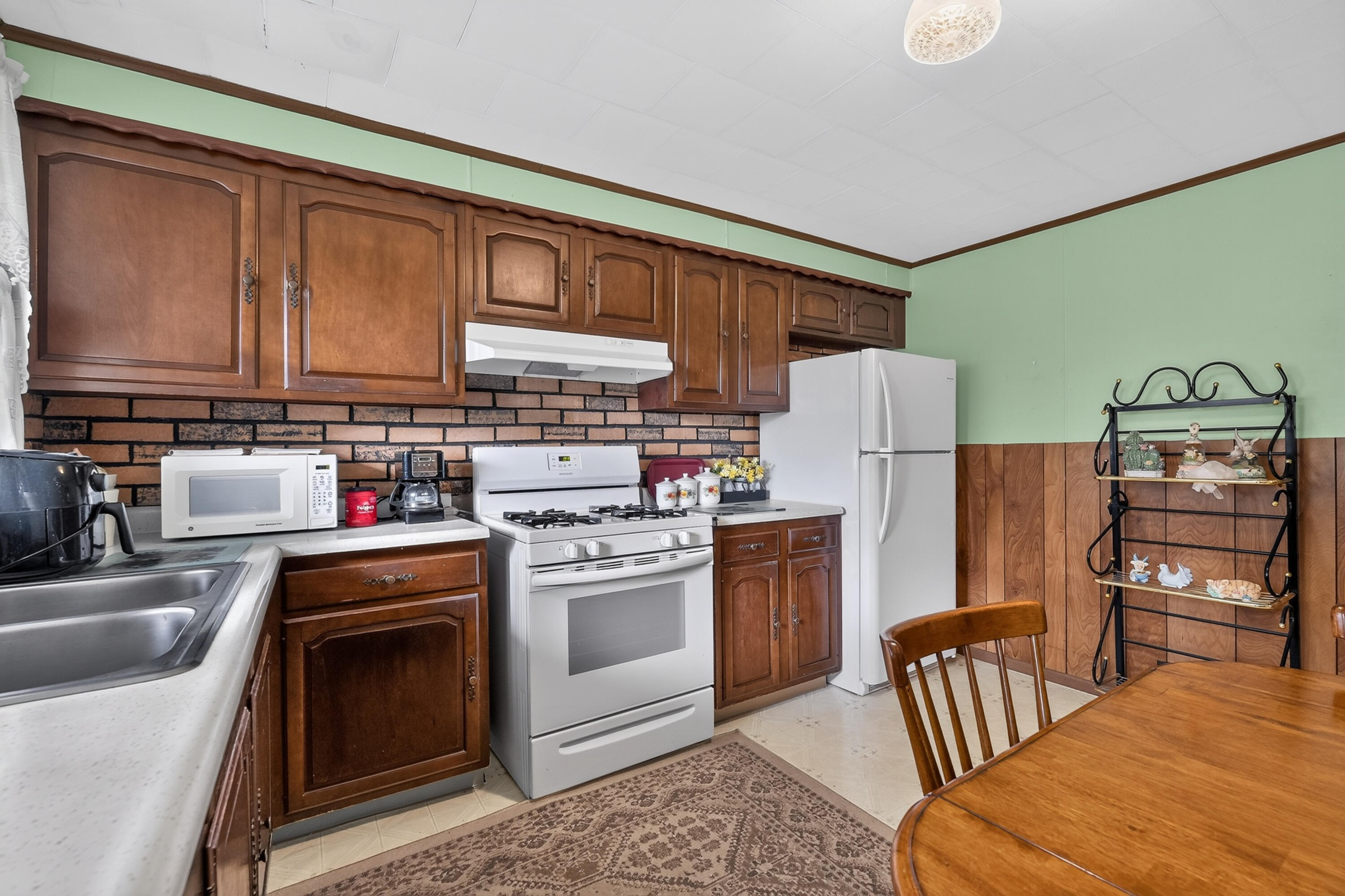 29 River Road Property Photo 16
