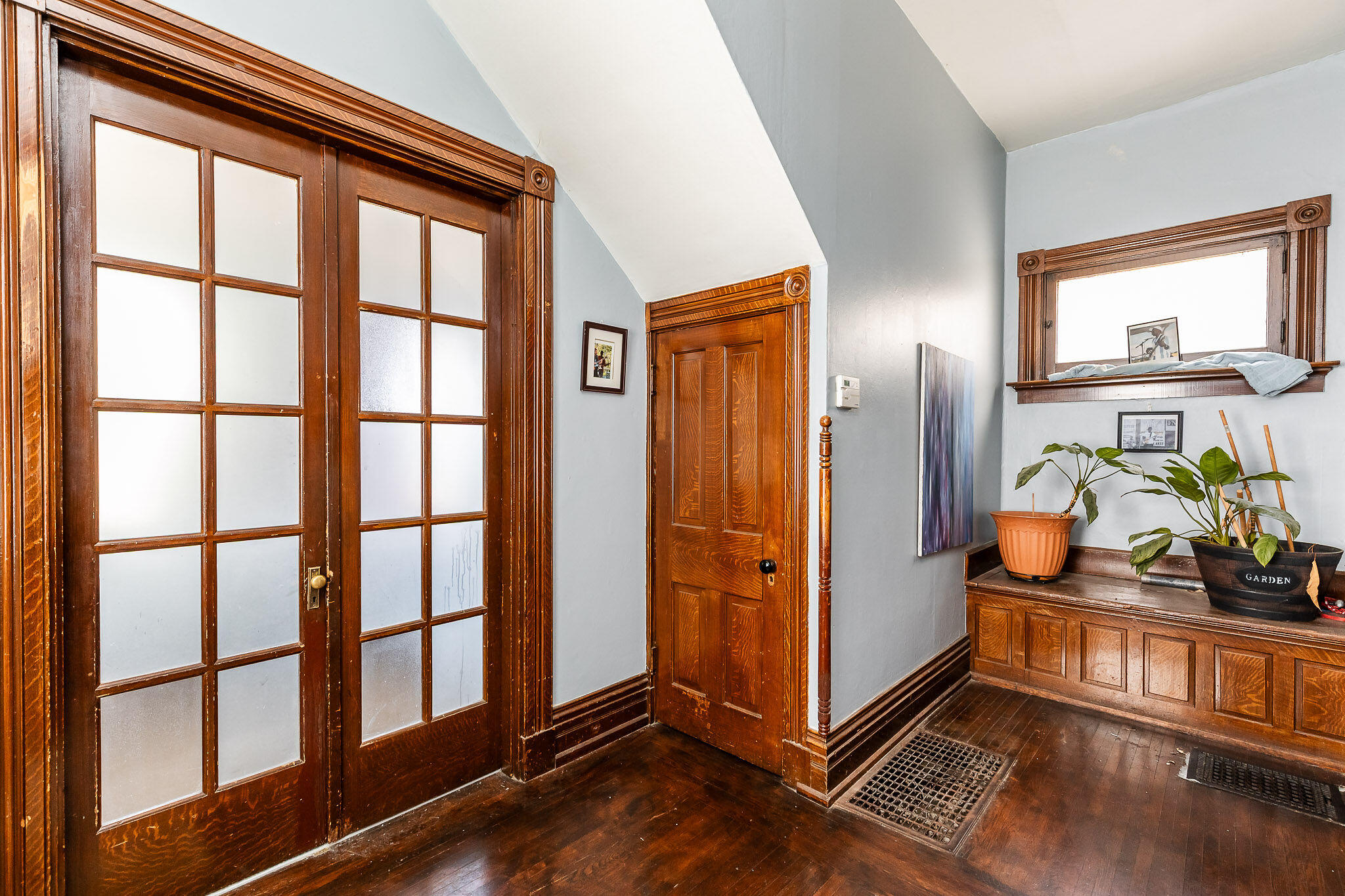 730 Lewis Street Property Photo 4