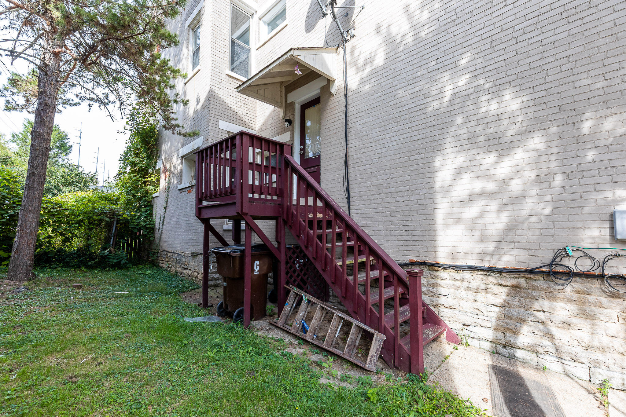 730 Lewis Street Property Photo 17
