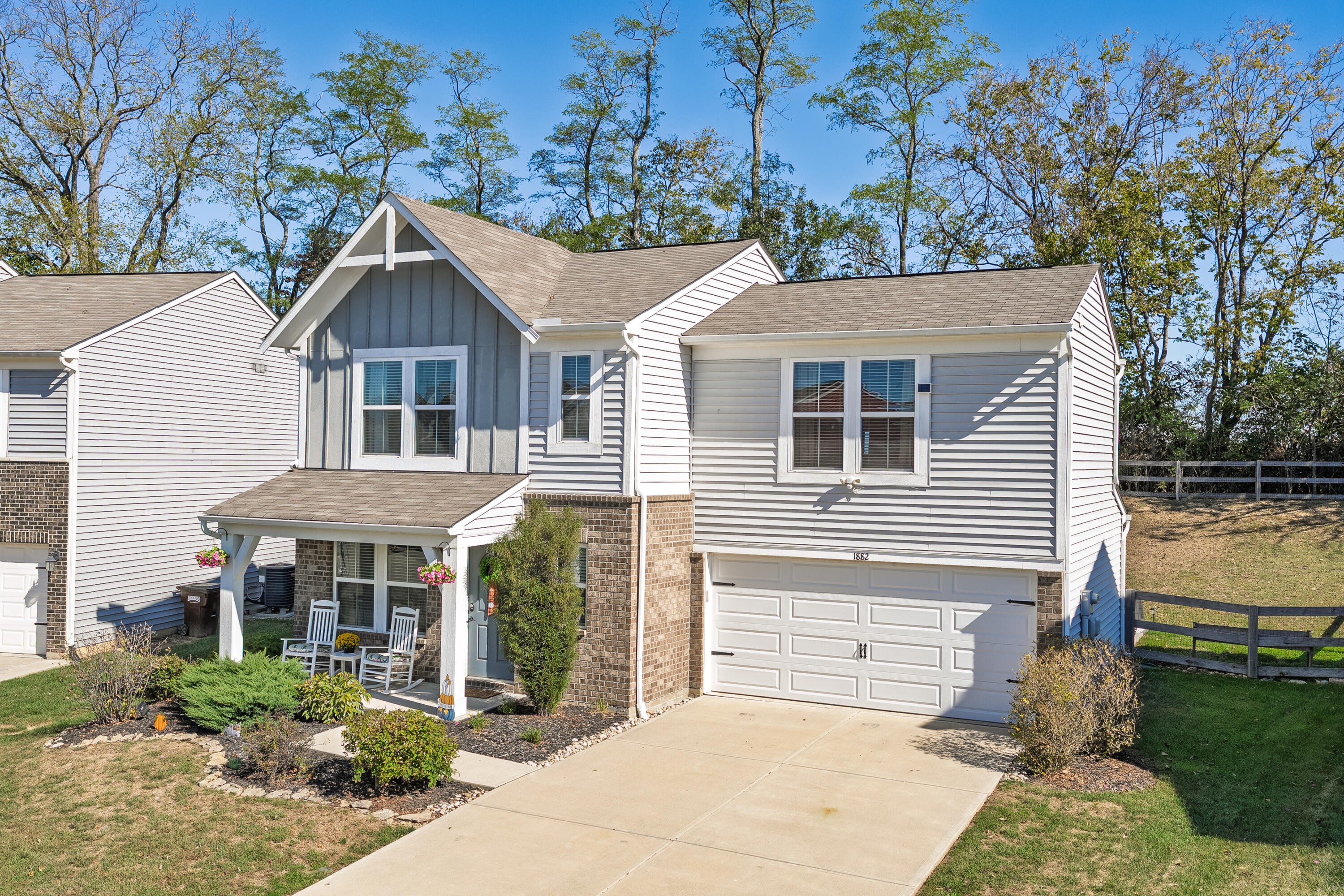 1882 Autumn Maple Drive Property Photo 3