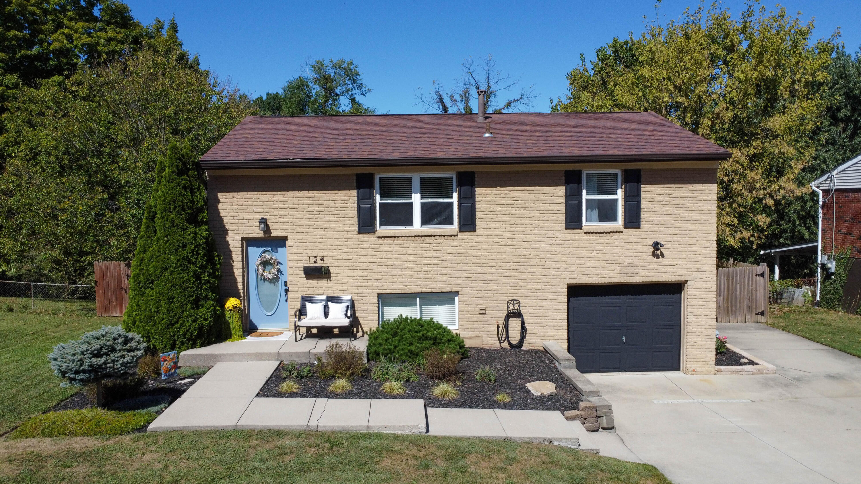 124 Raintree Road Property Photo