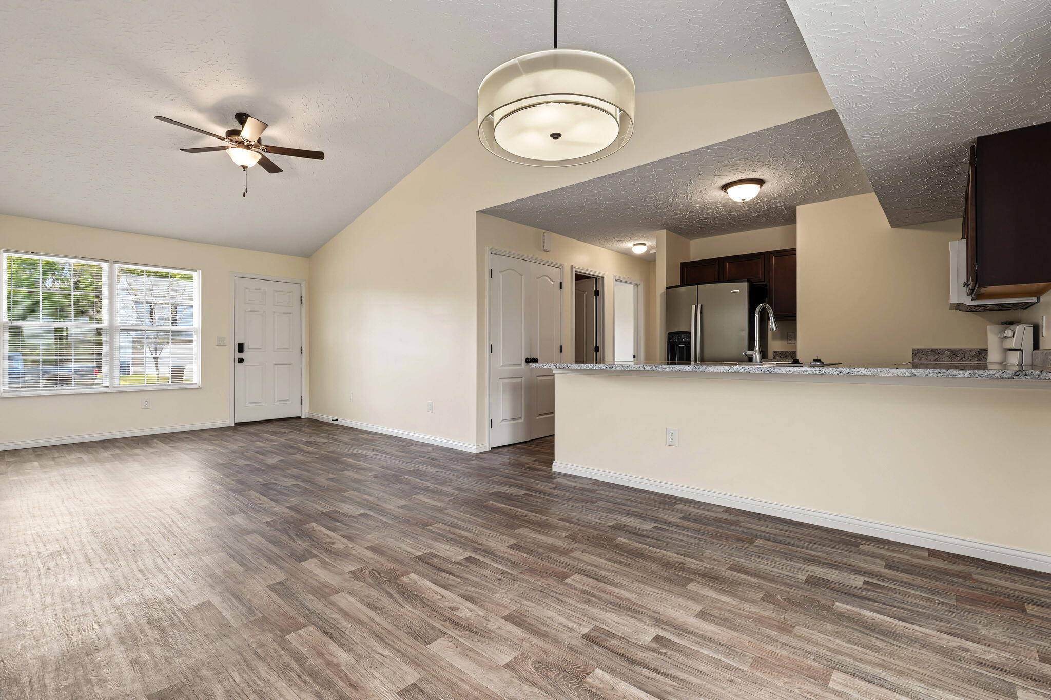 589 Summer Pointe Drive Property Photo 2