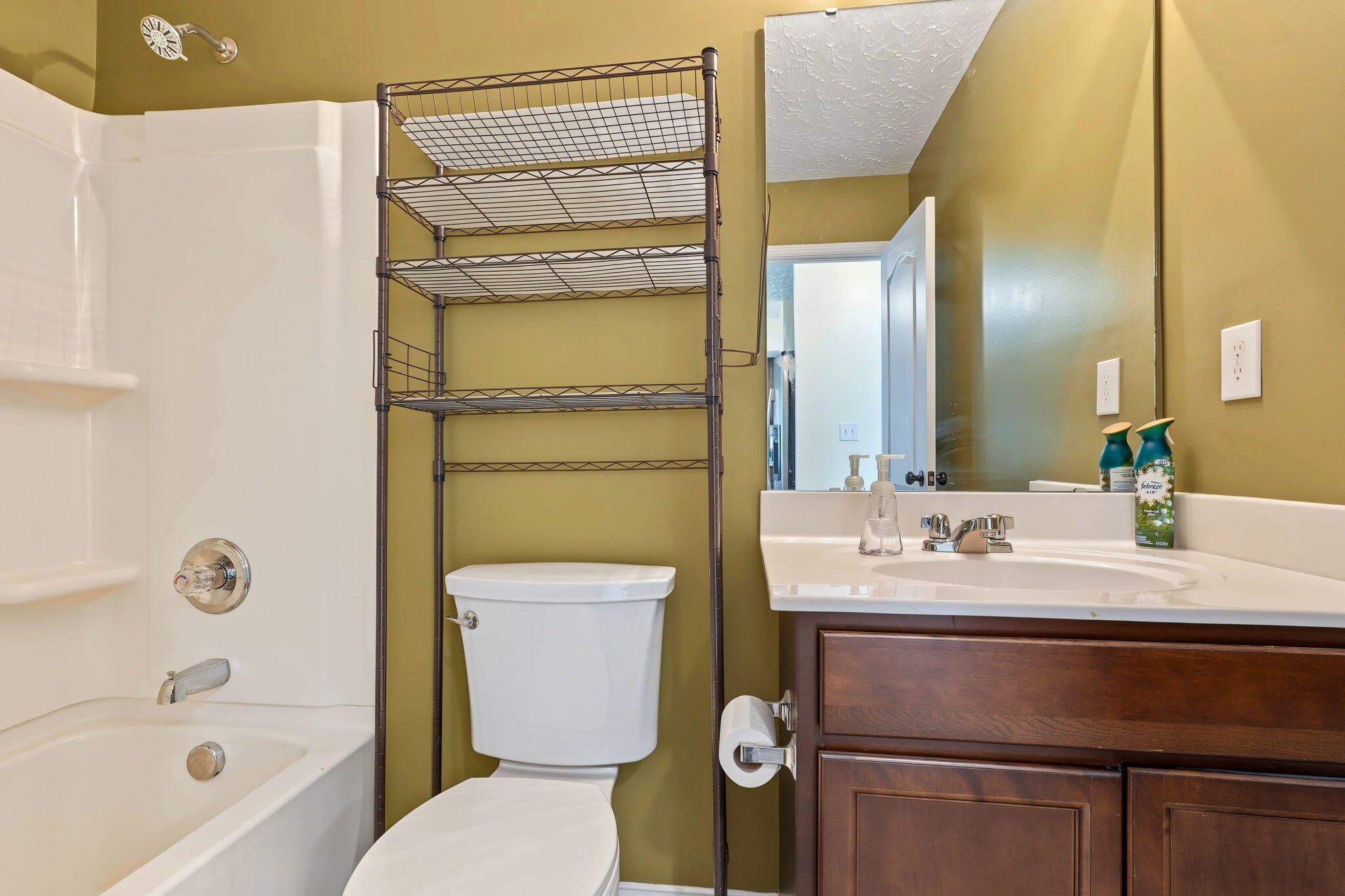 589 Summer Pointe Drive Property Photo 14