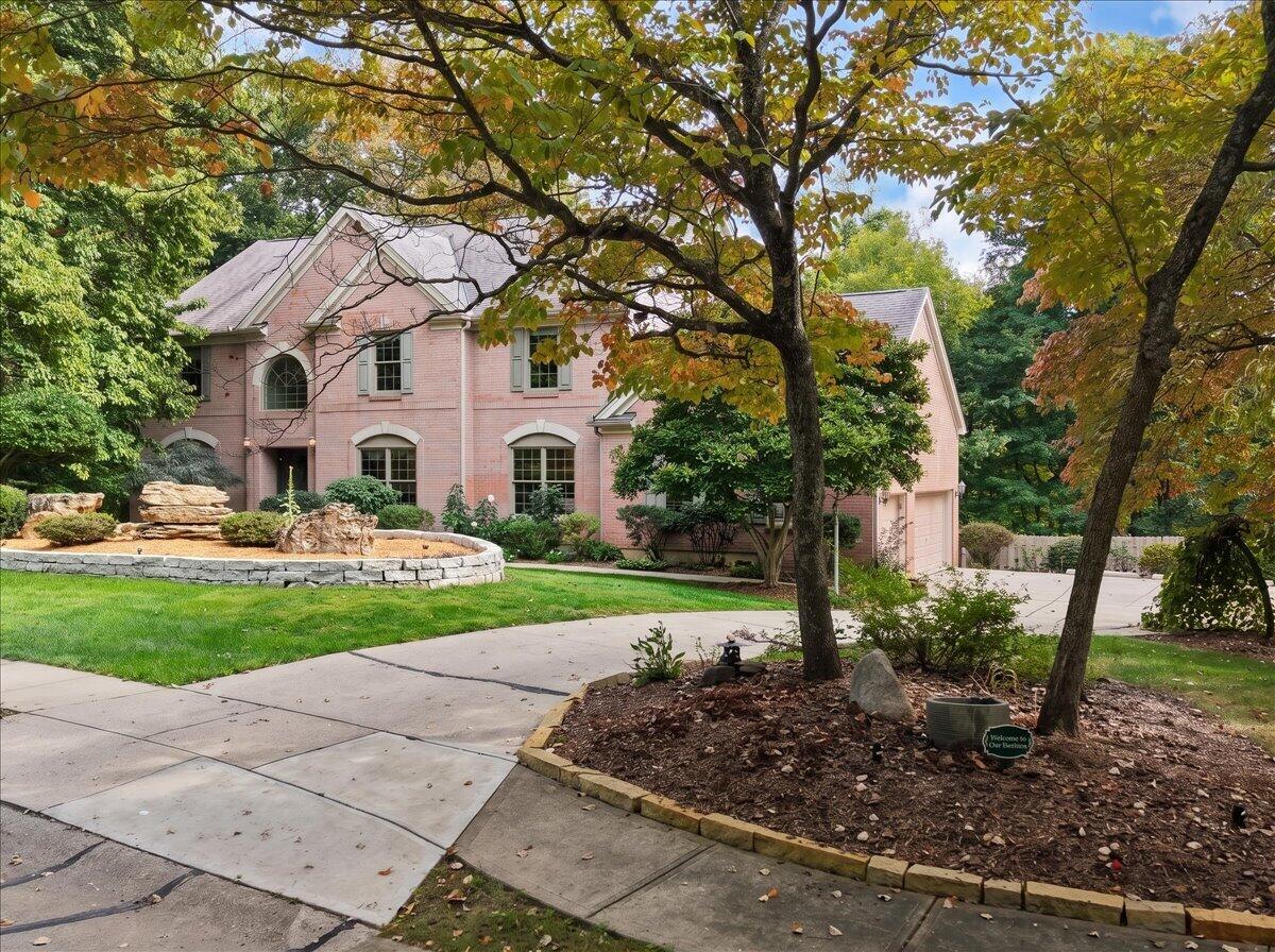 2 Raintree Drive Property Photo 1