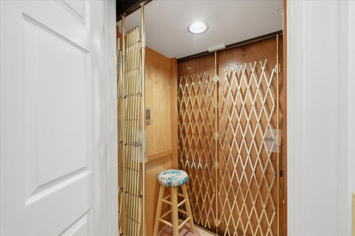 2 Raintree Drive Property Photo 8