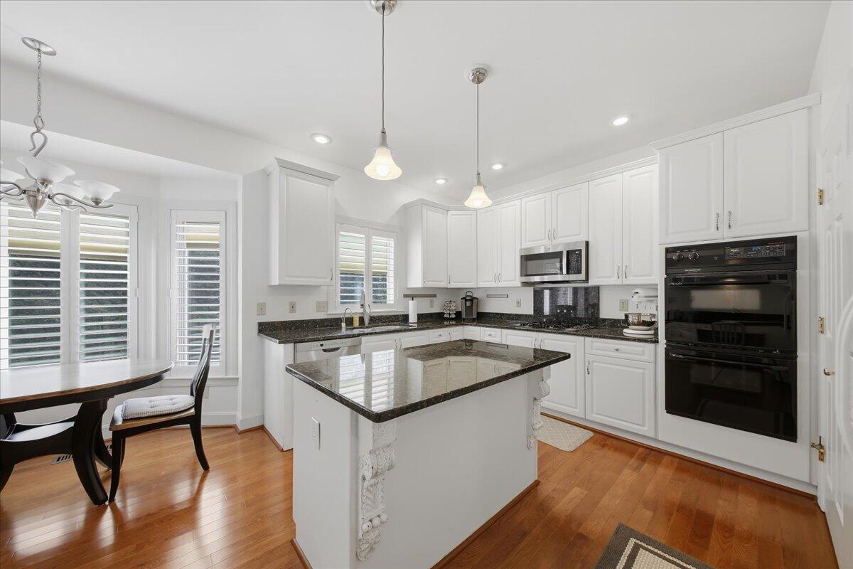 2 Raintree Drive Property Photo 11