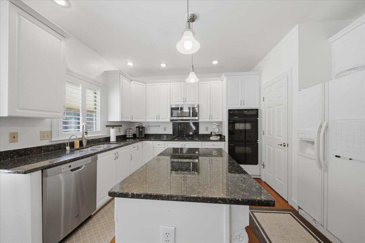 2 Raintree Drive Property Photo 12