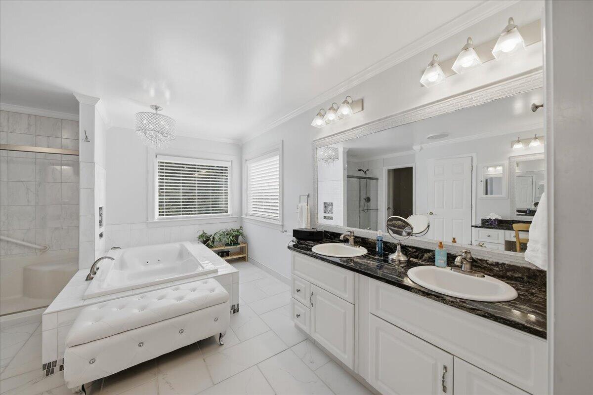 2 Raintree Drive Property Photo 26