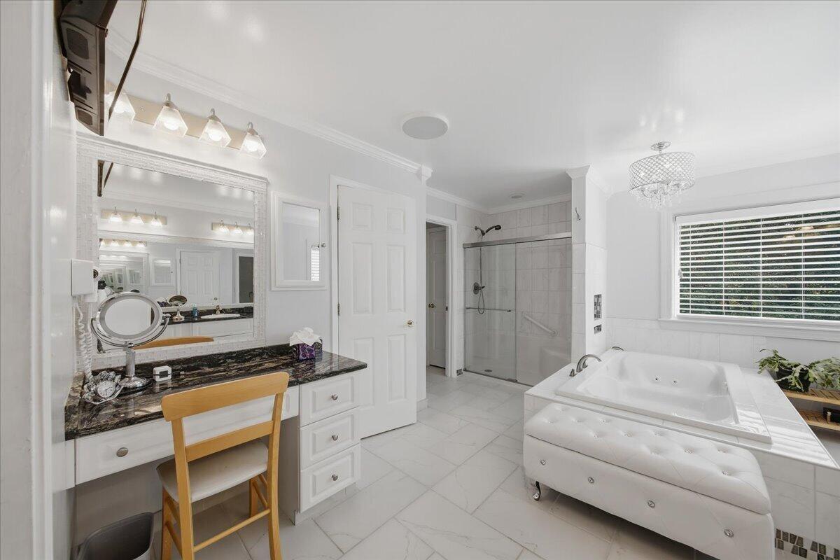 2 Raintree Drive Property Photo 27