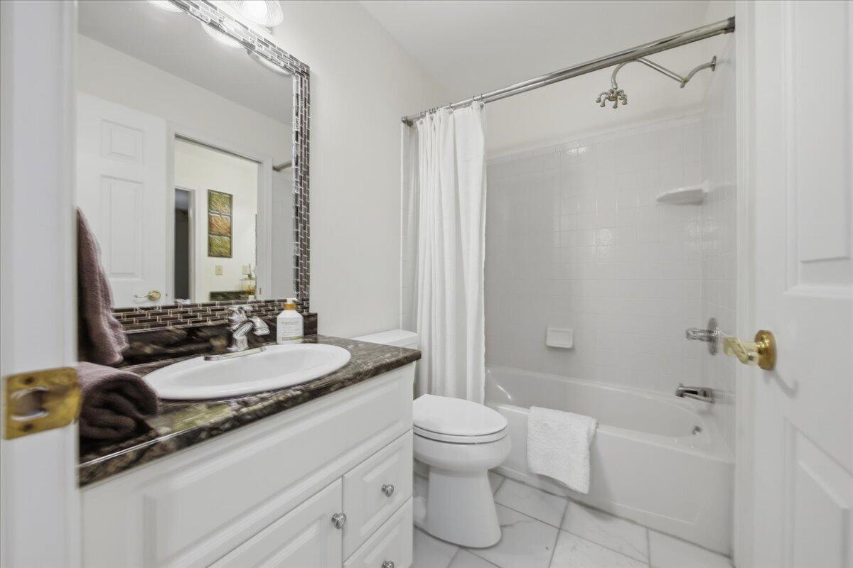 2 Raintree Drive Property Photo 40