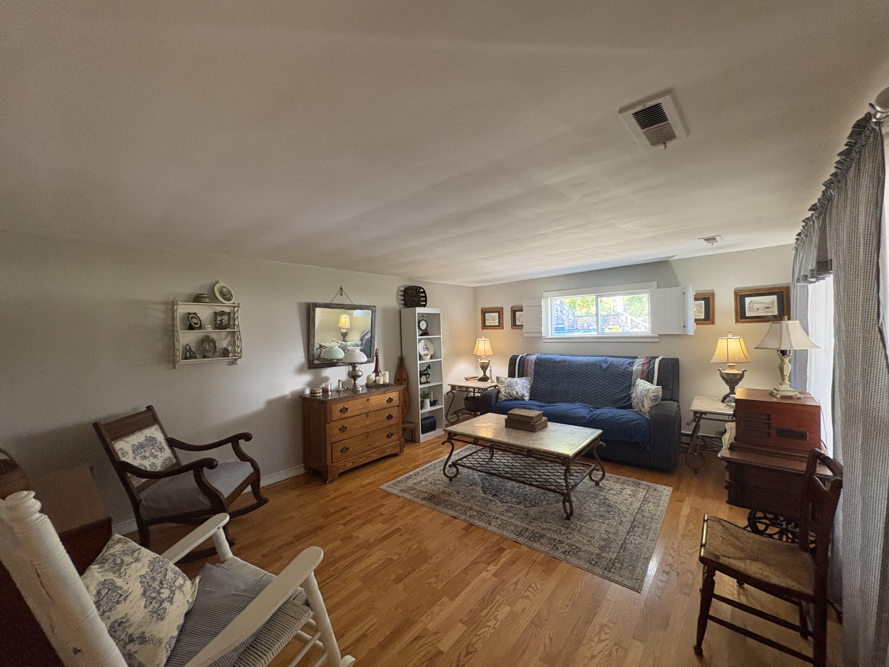 2929 Watts Road Property Photo 2