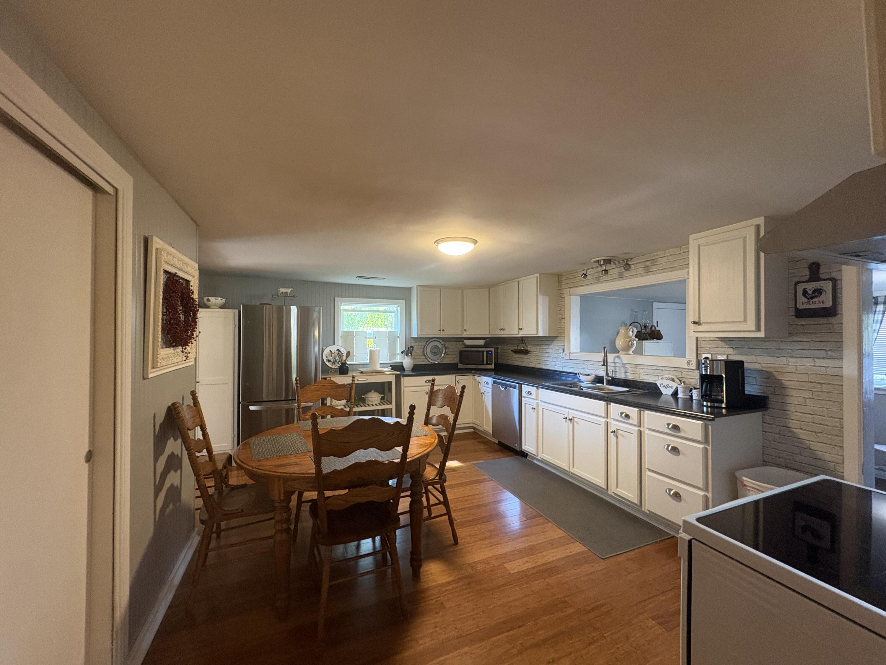 2929 Watts Road Property Photo 6