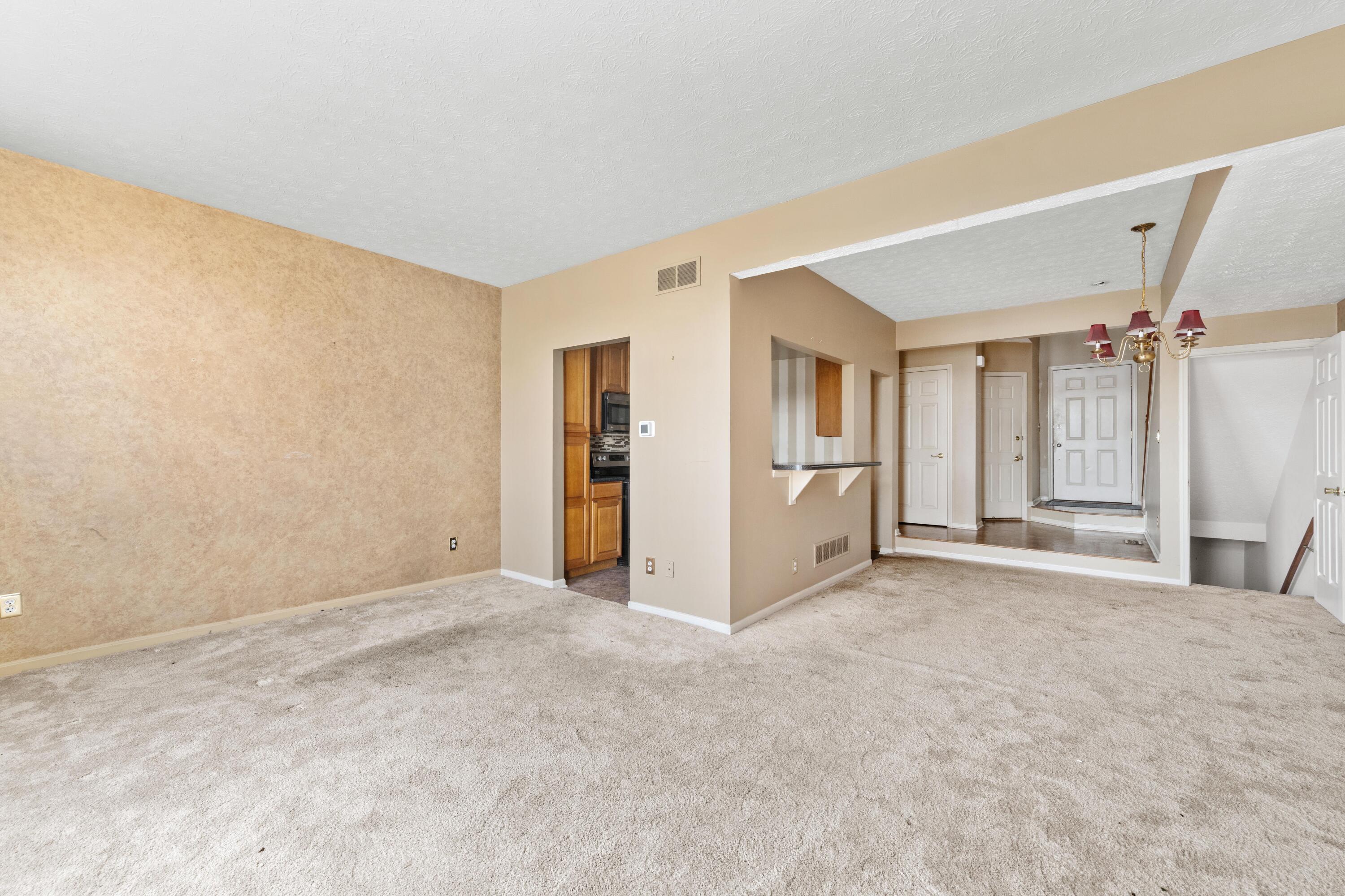 1002 Hackney Court Property Photo 12