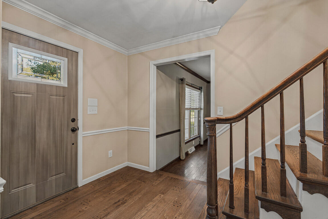 566 Kinsella Drive Property Photo 4