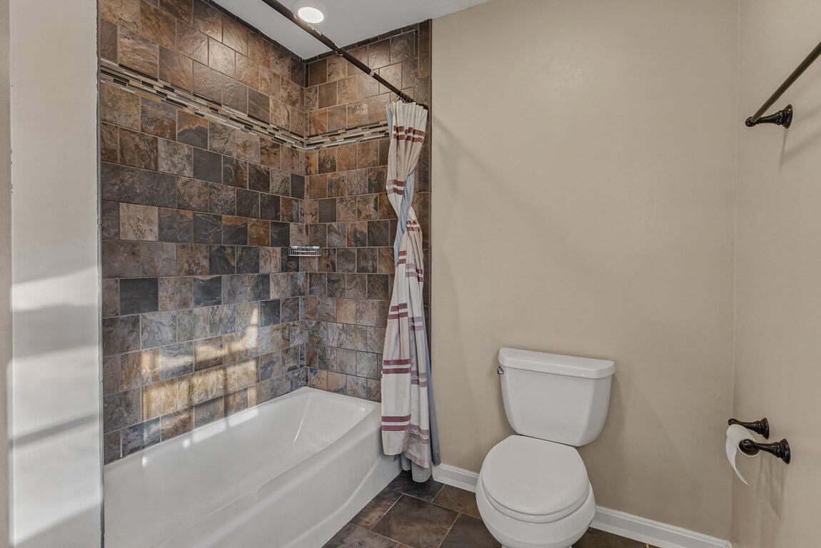 566 Kinsella Drive Property Photo 13