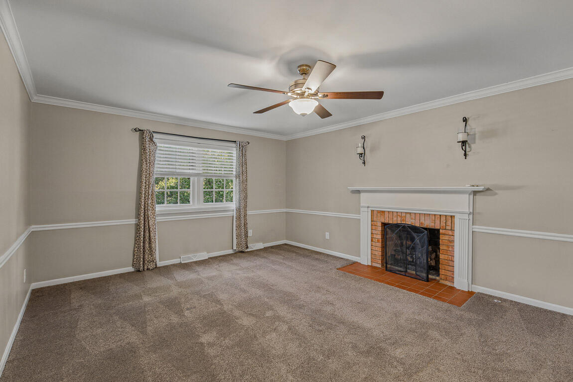 566 Kinsella Drive Property Photo 15